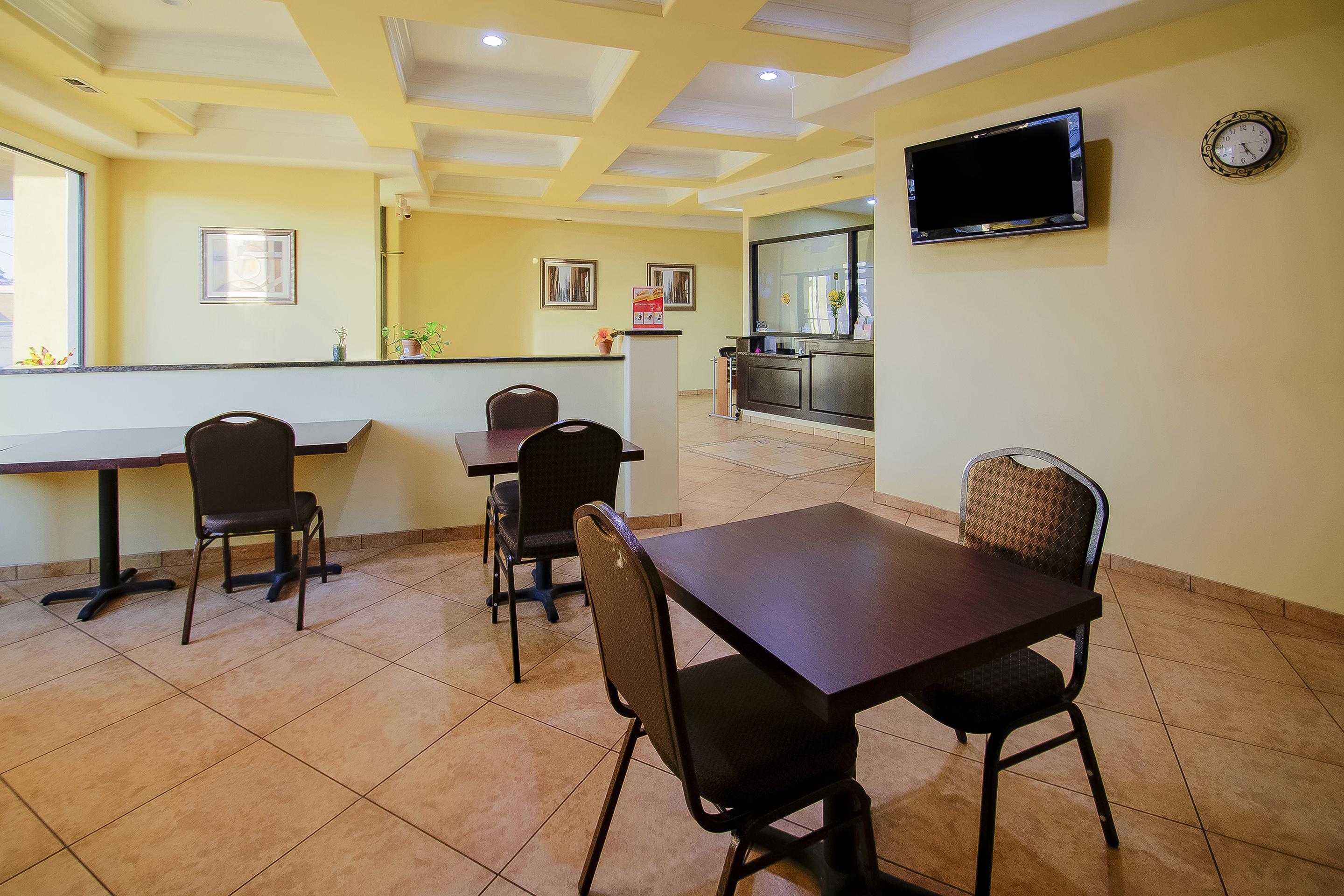 Baymont Inn & Suites Chocowinity/Washington Экстерьер фото